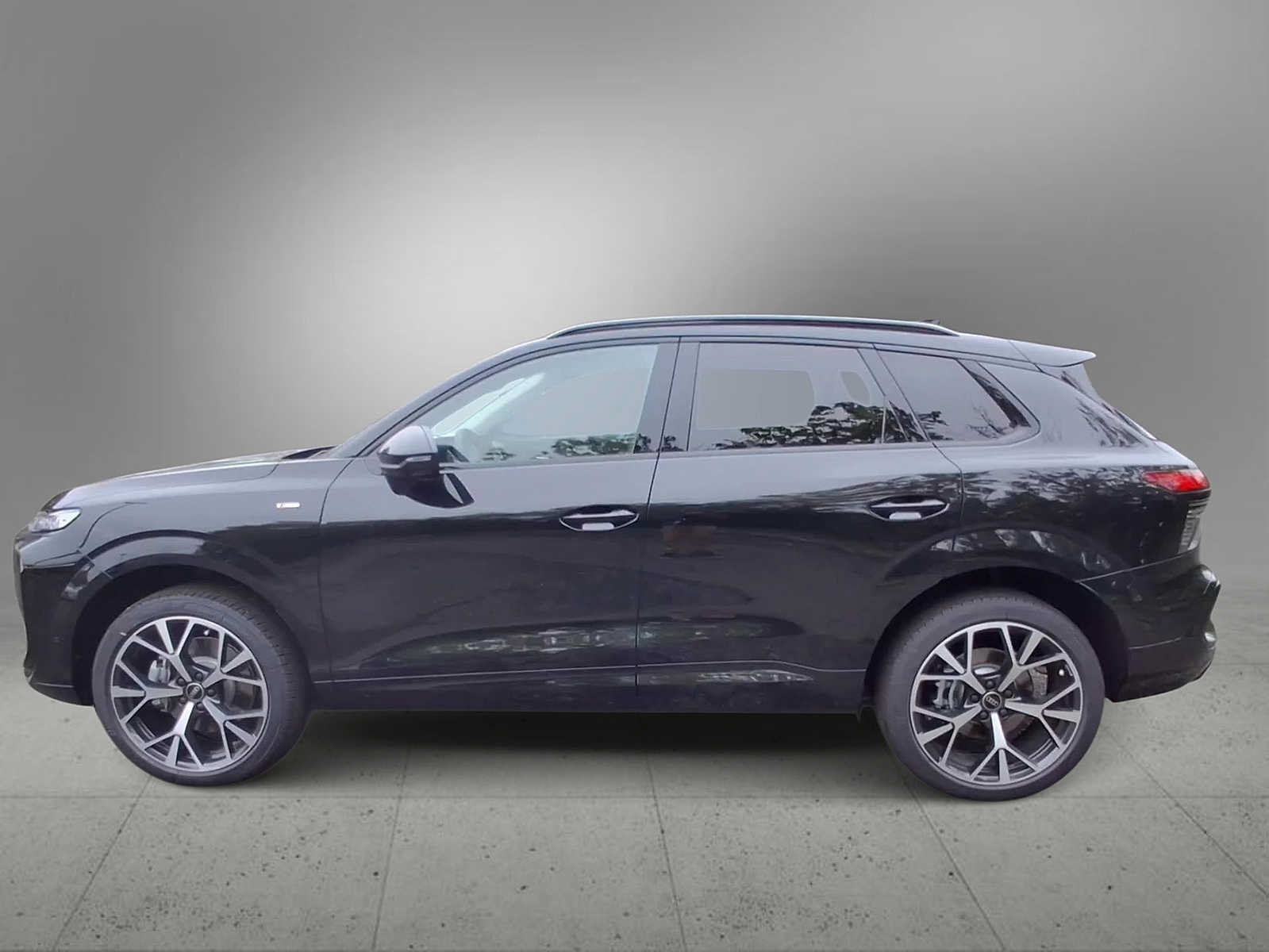 New 2026 Audi Q3 quattro 2.0T AWD/4WD image 5