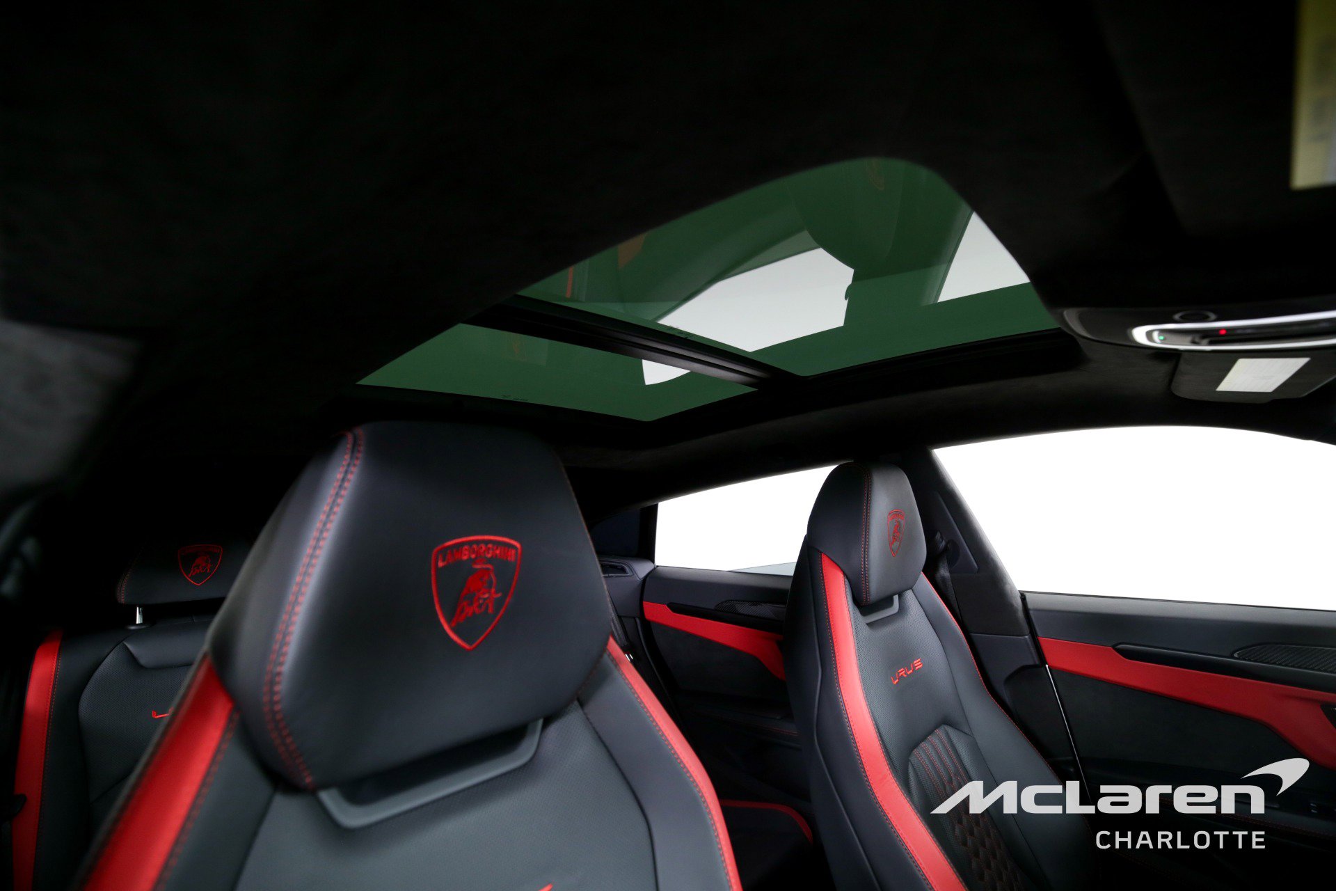 Used 2023 Lamborghini Urus S image 29