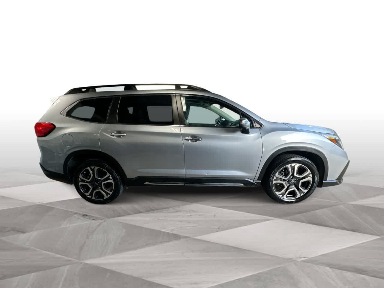 Used 2023 Subaru Ascent Touring AWD/4WD image 9