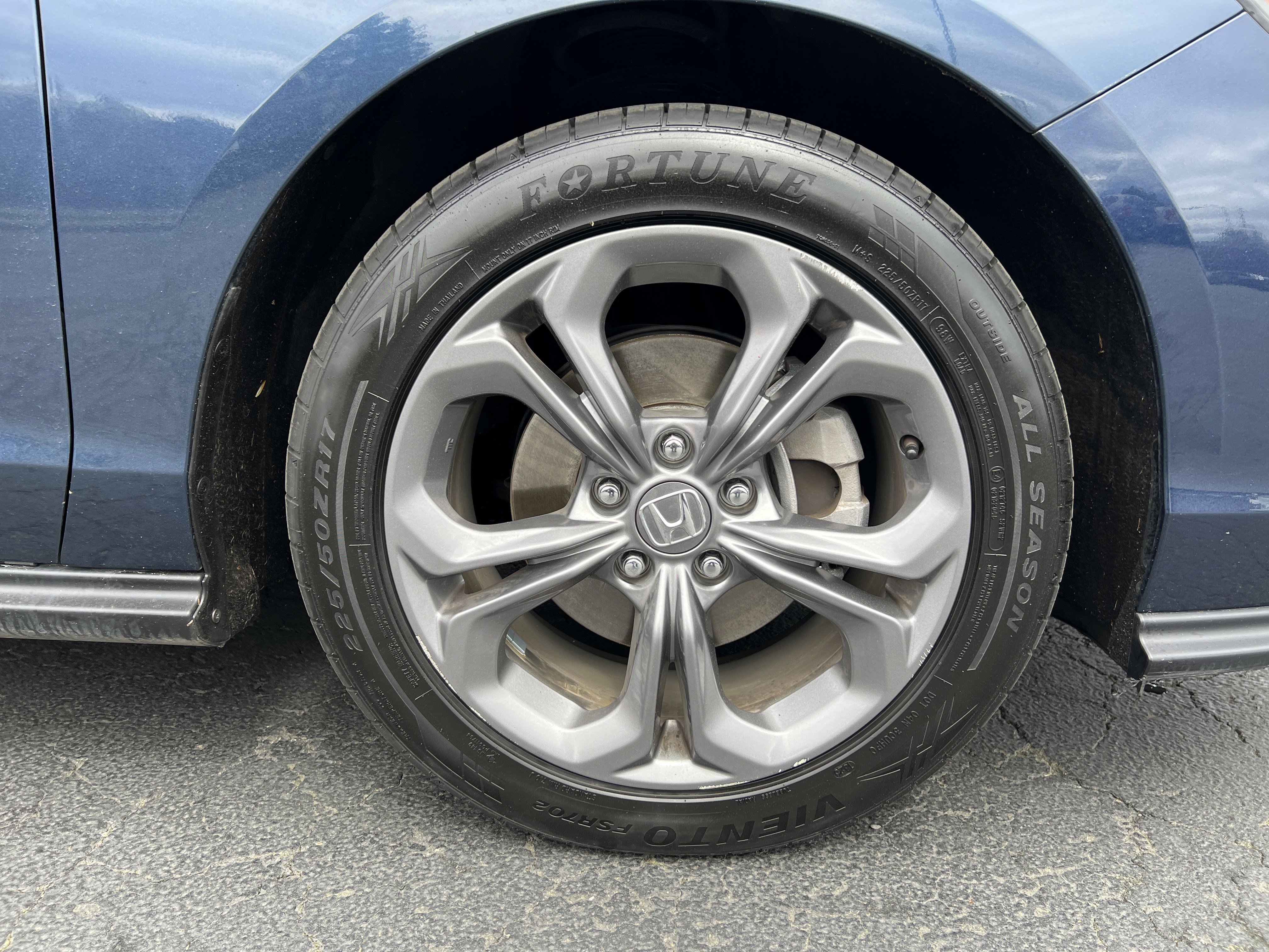 Used 2024 Honda Accord EX image 10