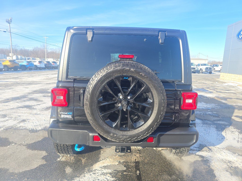 Used 2022 Jeep Wrangler Unlimited Sahara w/ Cold Weather Group image 7