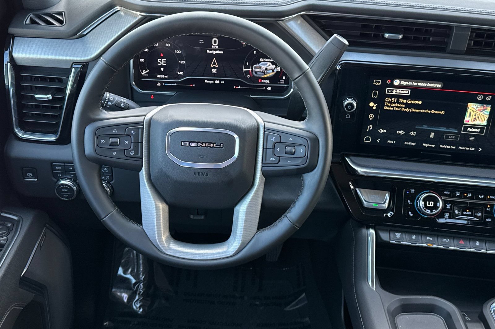 Used 2025 GMC Sierra 3500 Denali w/ Denali Reserve Package AWD/4WD image 16