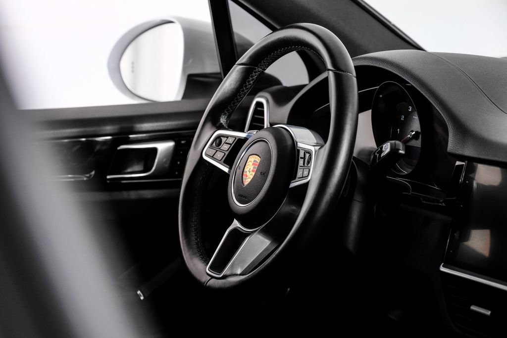 Used 2019 Porsche Cayenne S image 12