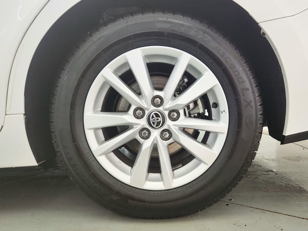 Used 2025 Toyota Camry LE w/ Convenience Package image 35