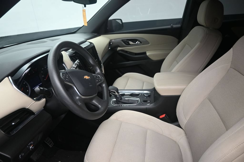 Used 2023 Chevrolet Traverse LS FWD image 12