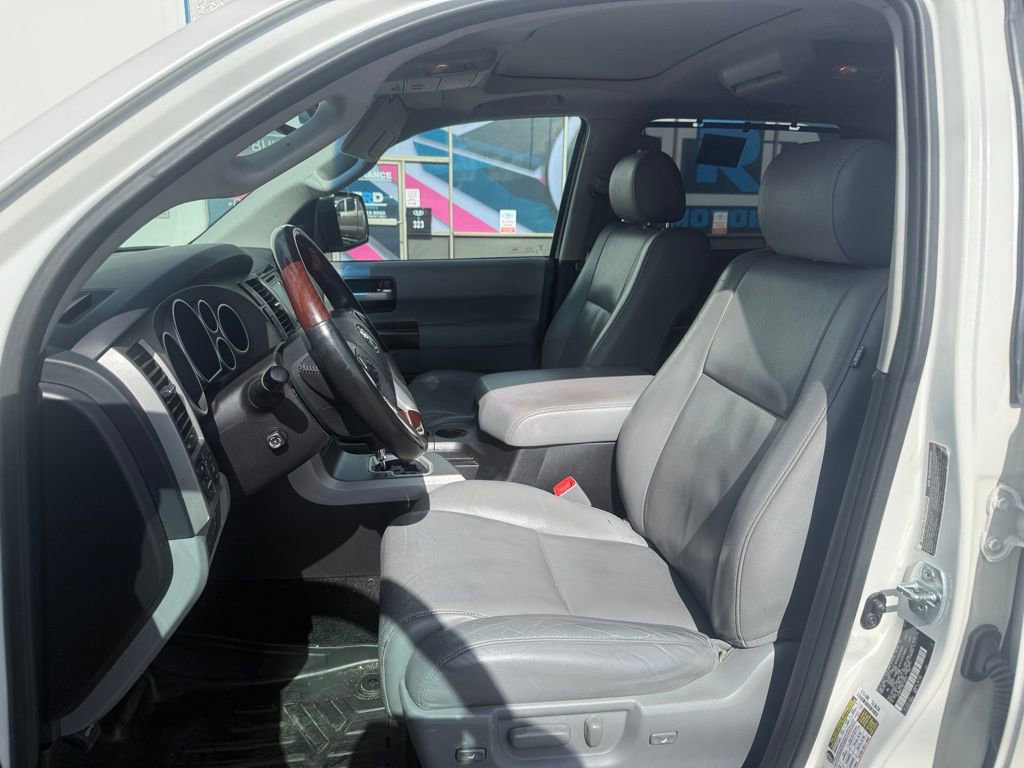 Used 2016 Toyota Sequoia Platinum image 10