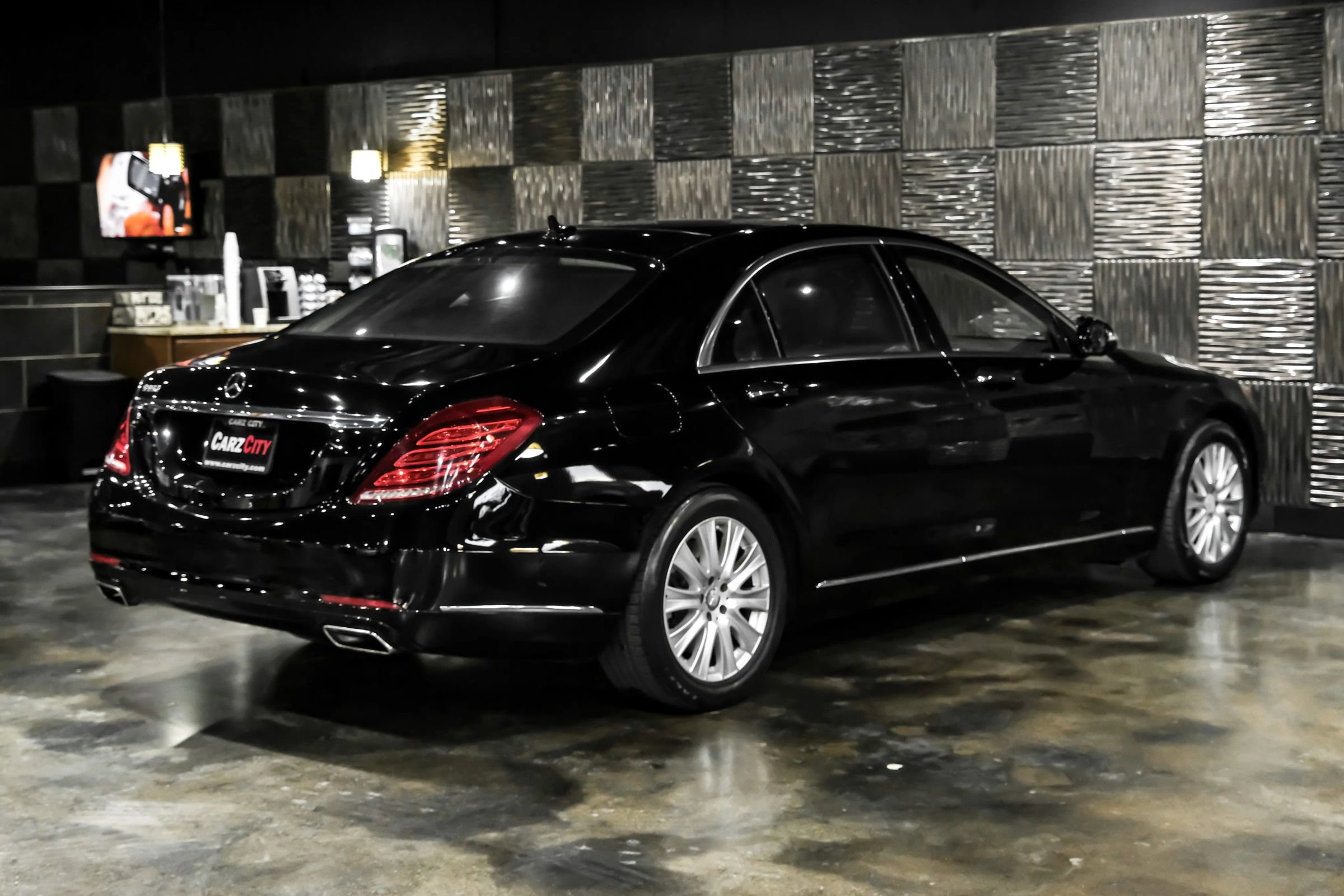 Used 2015 Mercedes-Benz S 550 Sedan image 10