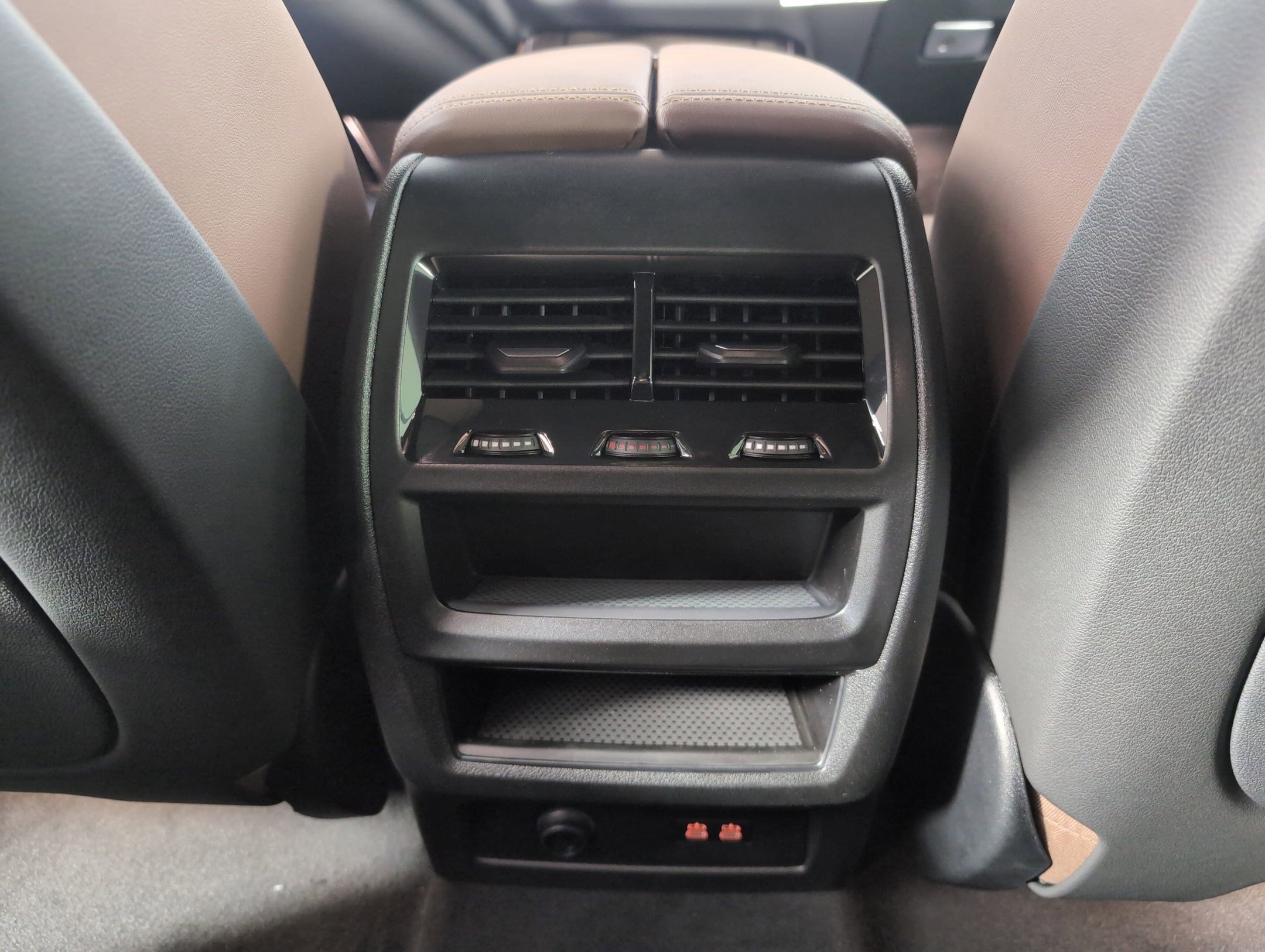 Used 2026 BMW X5 sDrive40i w/ Premium Package image 29