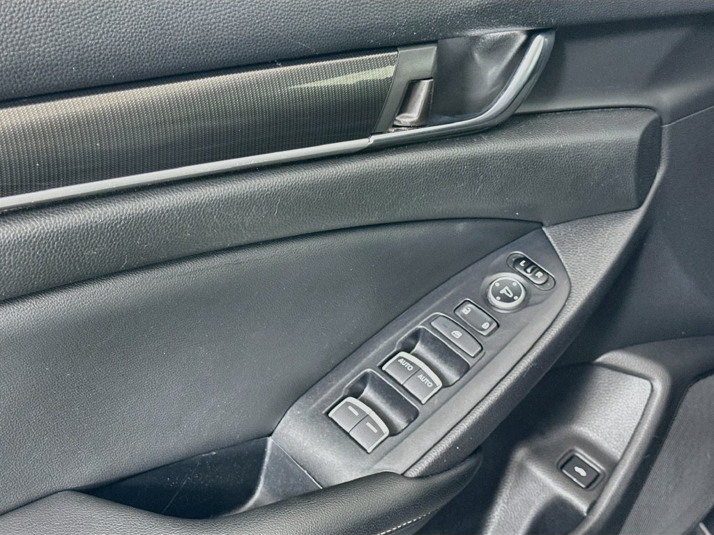 Used 2019 Honda Accord Sport image 17