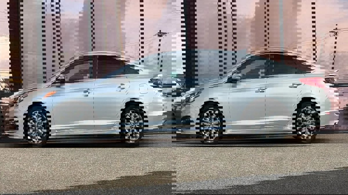 Used 2016 Hyundai Sonata Limited image 3