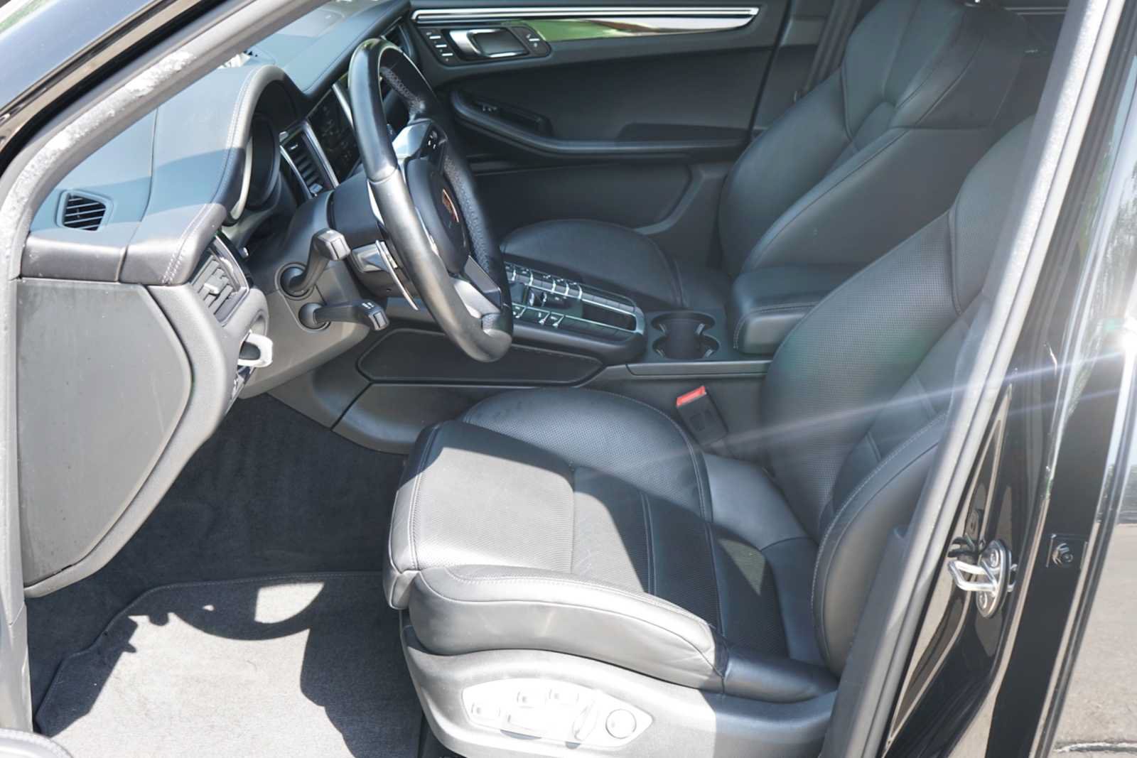 Used 2017 Porsche Macan S AWD/4WD image 9