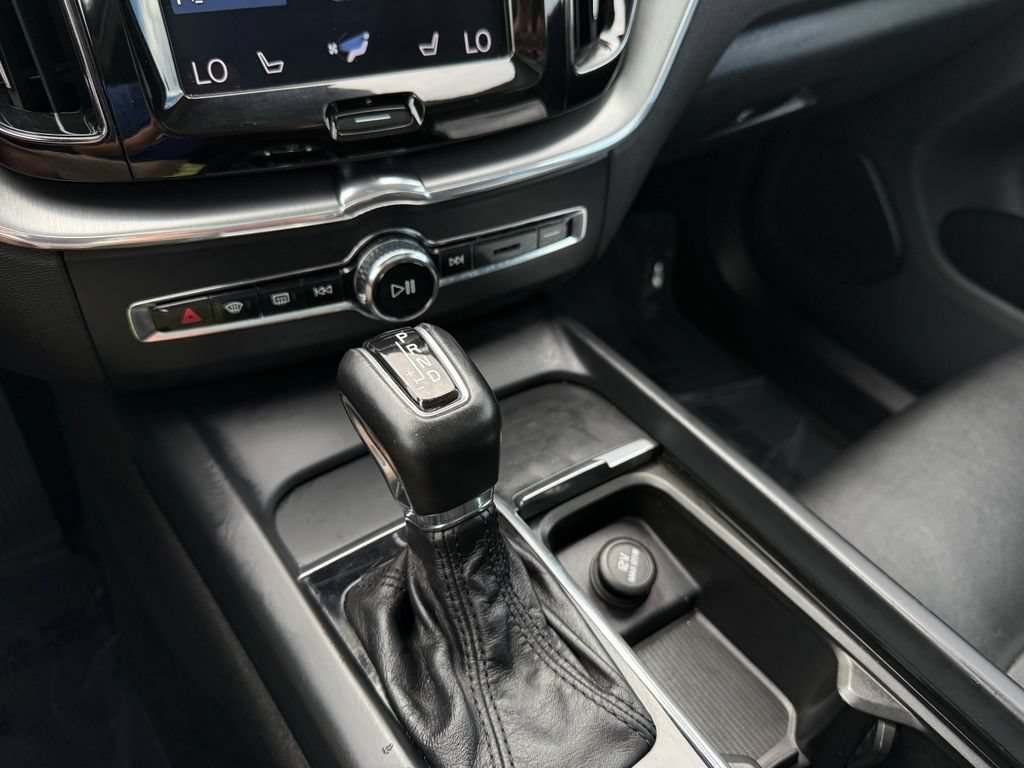Used 2019 Volvo XC60 T6 Momentum w/ Multimedia Package AWD/4WD image 29