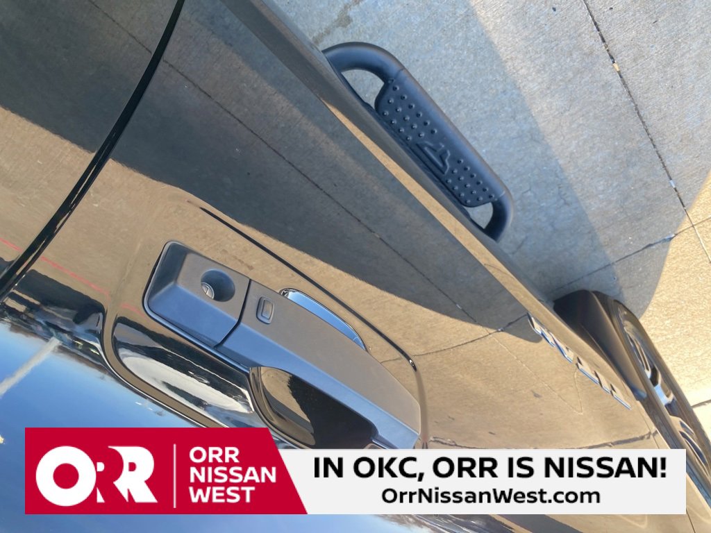 Used 2024 Nissan Titan SV w/ SV Convenience Package image 13