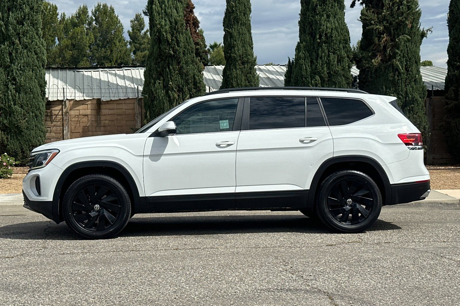Used 2024 Volkswagen Atlas SE FWD image 7