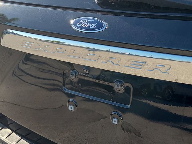Used 2022 Ford Explorer XLT image 9