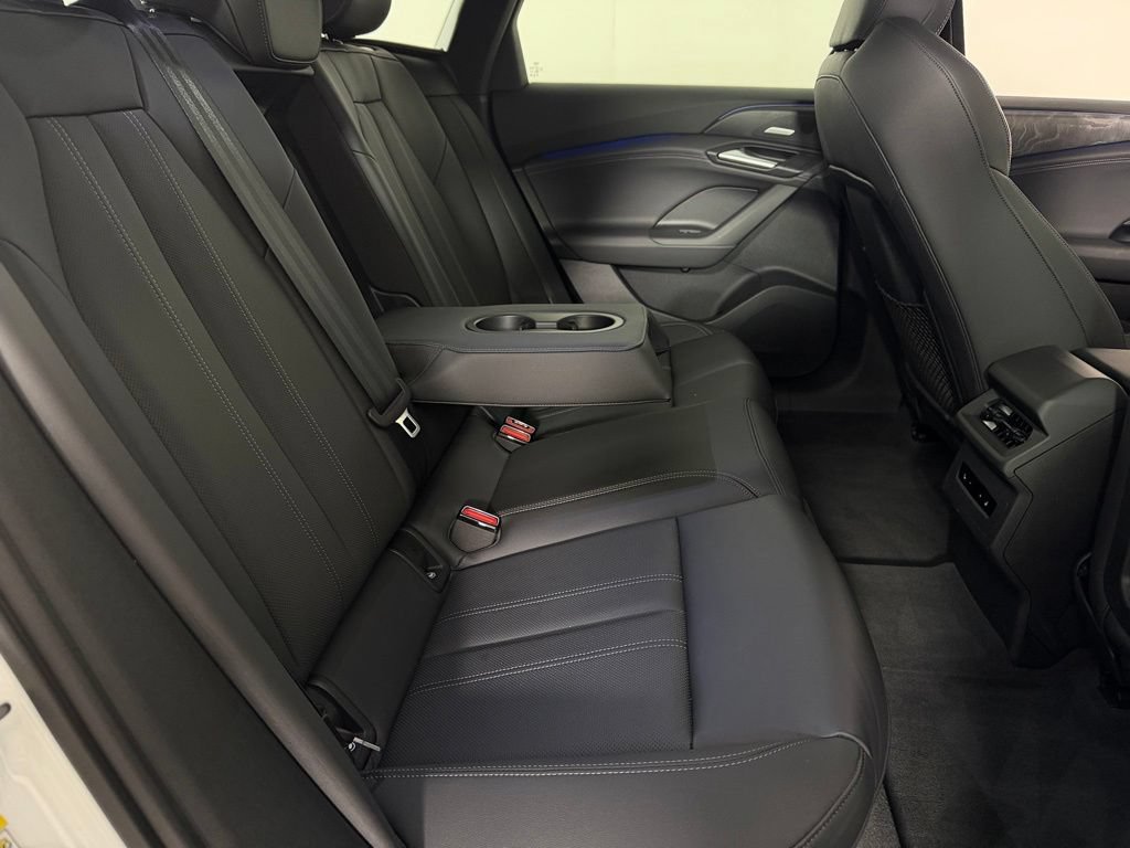 Used 2025 Audi A6 e-tron Premium Plus w/ Premium Plus RWD image 30