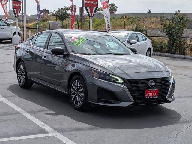 Used 2025 Nissan Altima 2.5 SV image 3