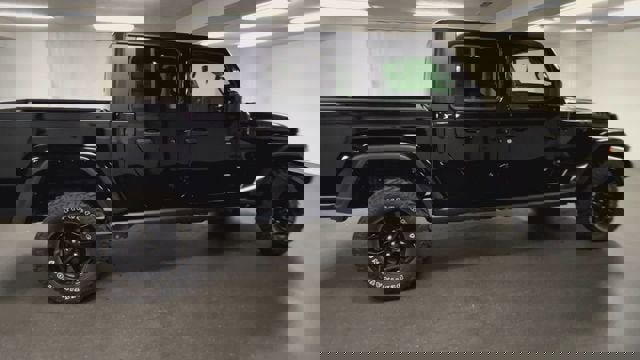 Used 2022 Jeep Gladiator Sport image 9