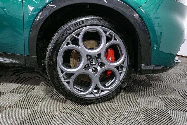 Used 2024 Alfa Romeo Tonale Veloce image 14