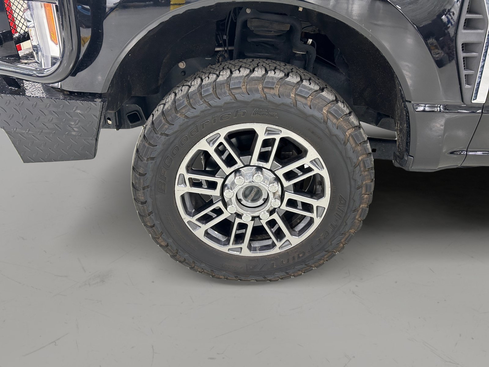 Used 2023 Ford F350 Lariat w/ FX4 Off-Road Package AWD/4WD image 9