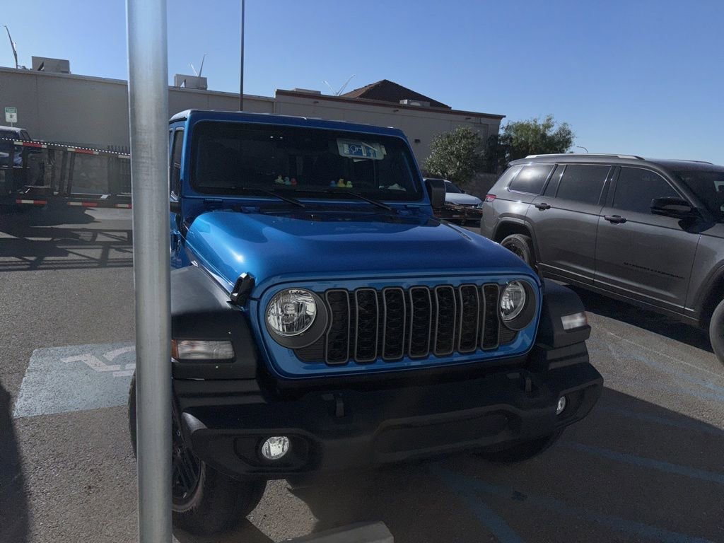 Used 2025 Jeep Wrangler Sport S image 4
