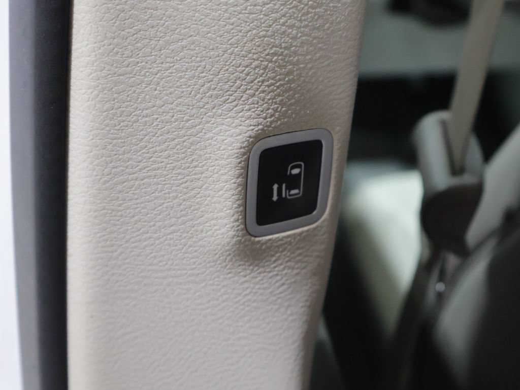 Used 2018 Chrysler Pacifica Touring-L Plus FWD image 20