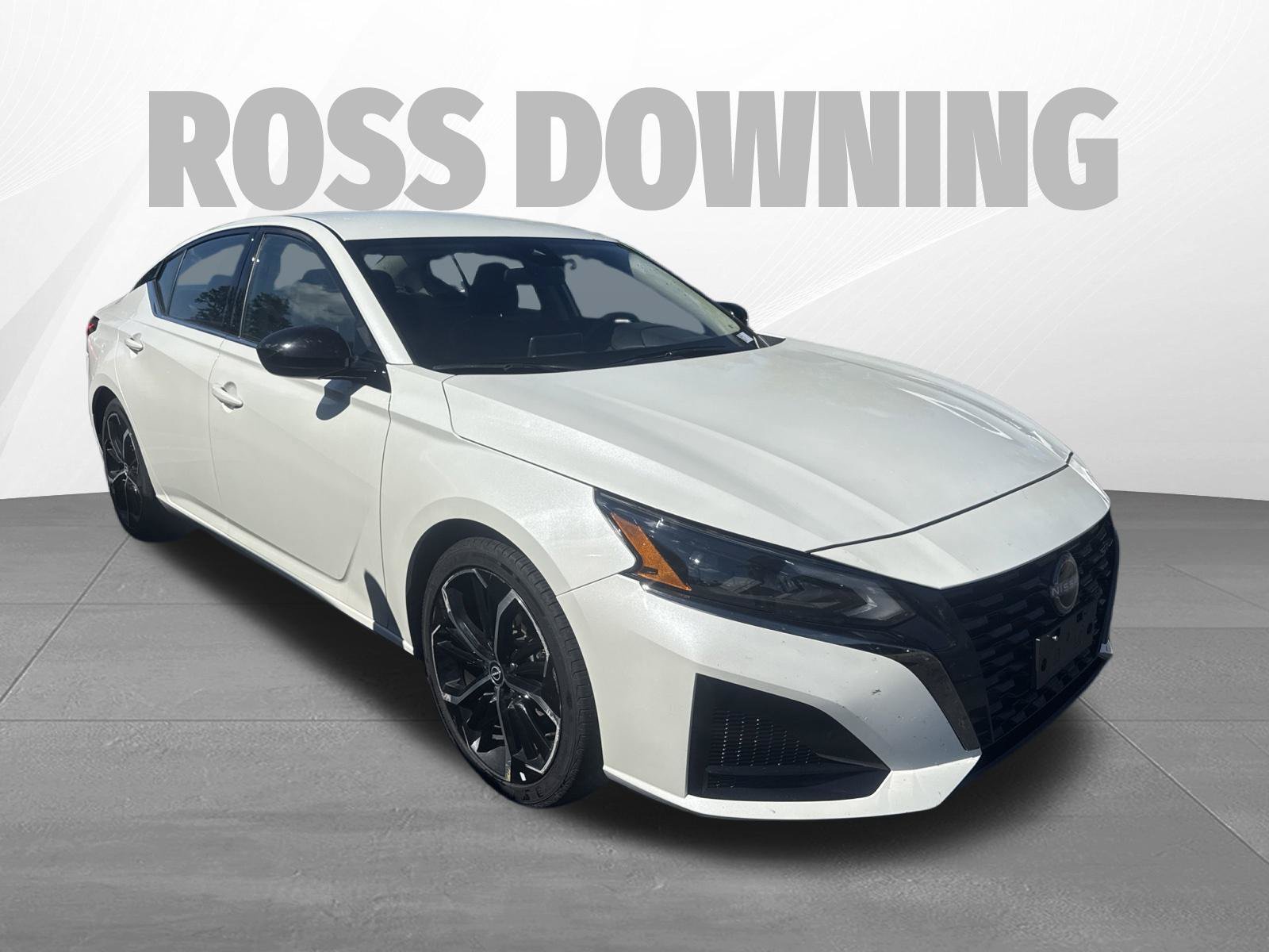 Used 2024 Nissan Altima 2.5 SR FWD image 3