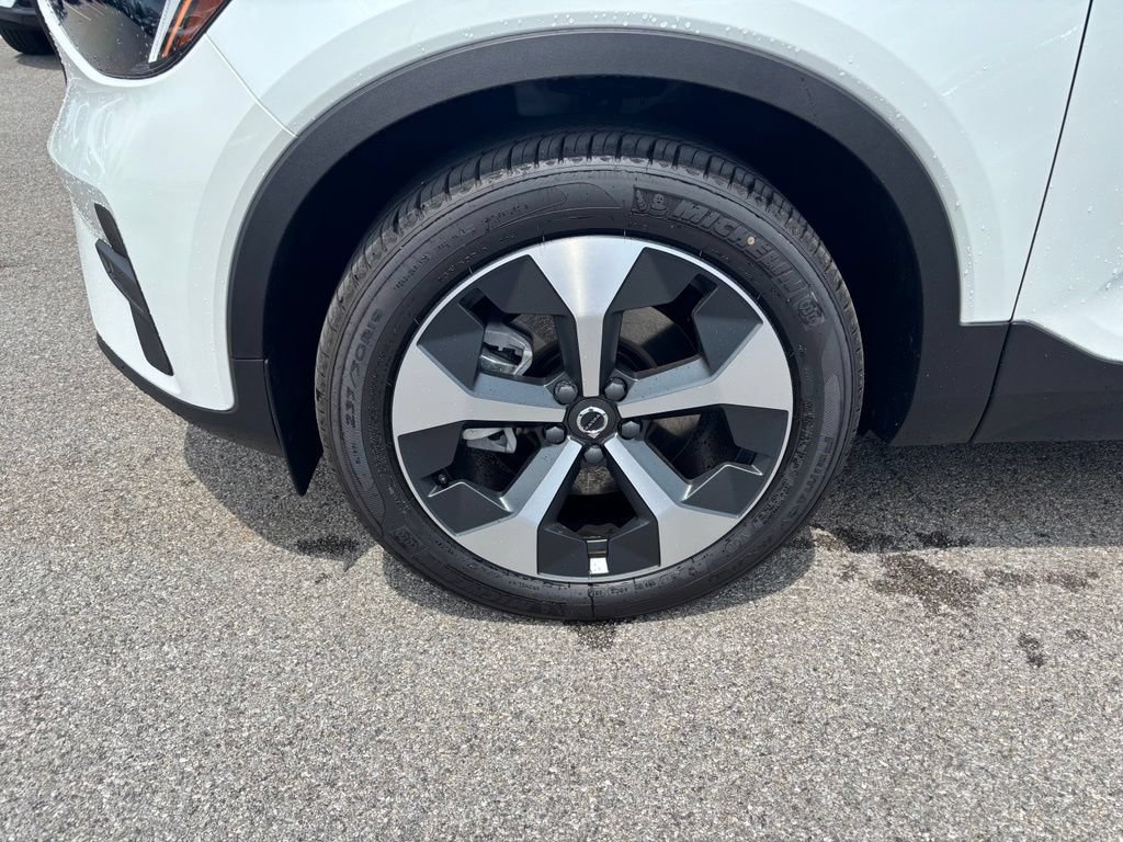 New 2026 Volvo XC40 B5 Core w/ Protection Package Premier AWD/4WD image 9