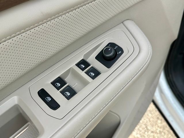 Used 2024 Volkswagen Atlas SE image 11