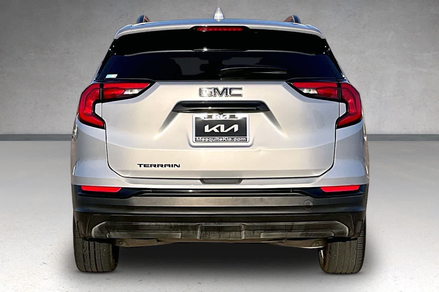 Used 2021 GMC Terrain SLE w/ Elevation Edition FWD image 5