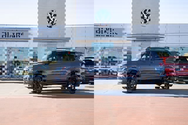 New 2026 Volkswagen Atlas SE image 1