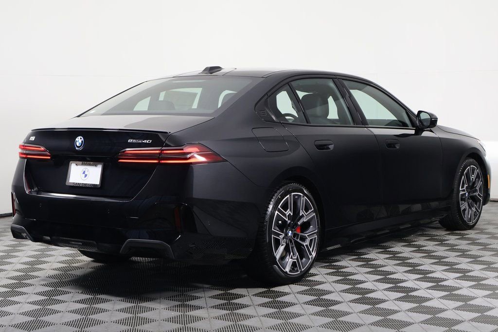 New 2026 BMW i5 eDrive40 w/ Executive Package image 2