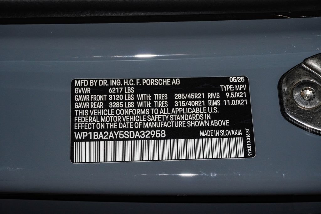 Certified 2026 Porsche Macan AWD/4WD image 30
