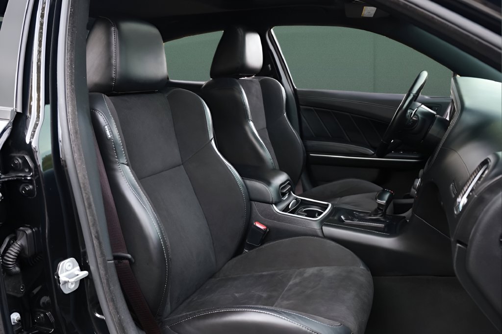 Used 2021 Dodge Charger R/T w/ Plus Group RWD image 29