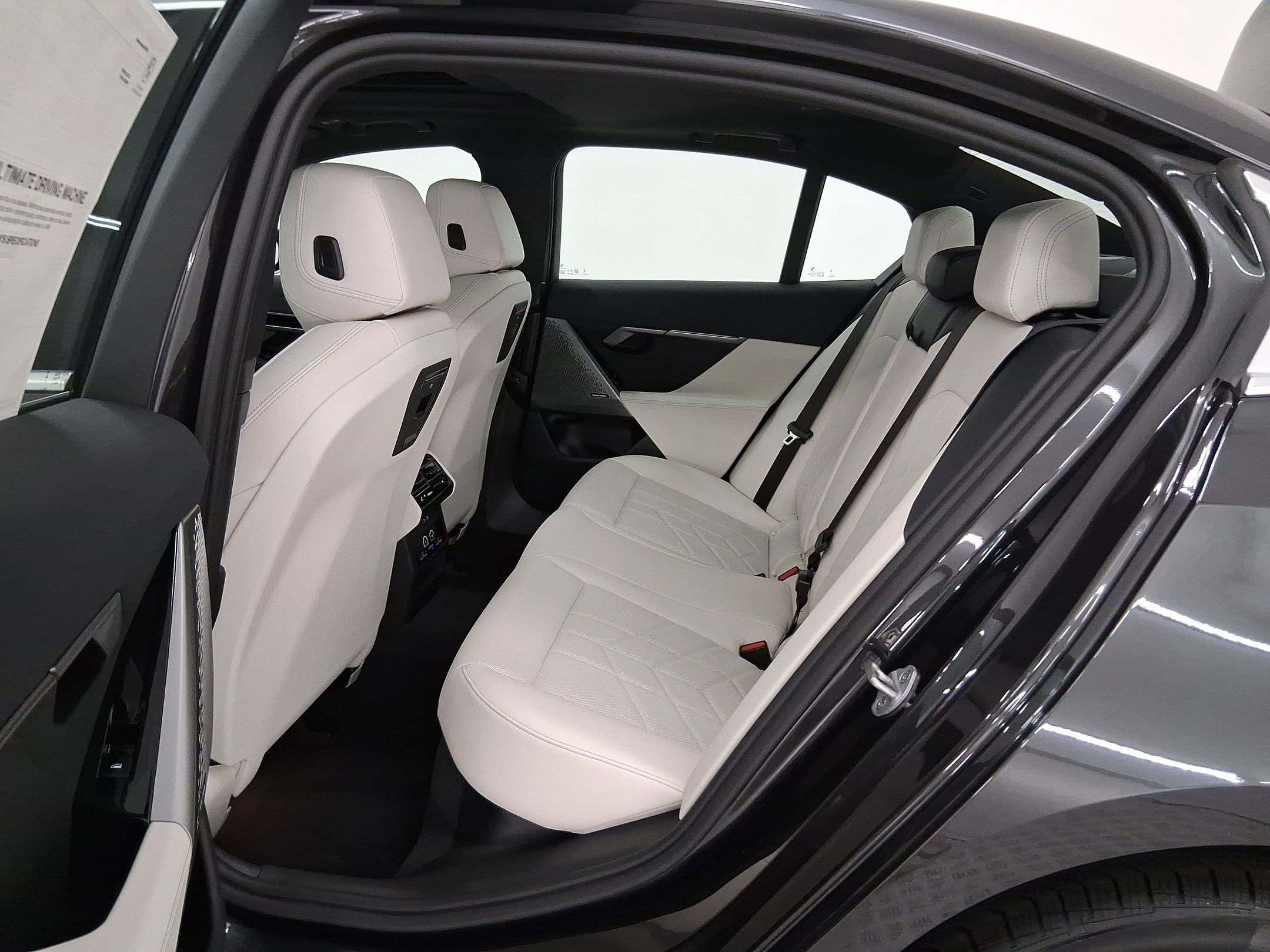 New 2026 BMW 530i w/ Premium Package image 12