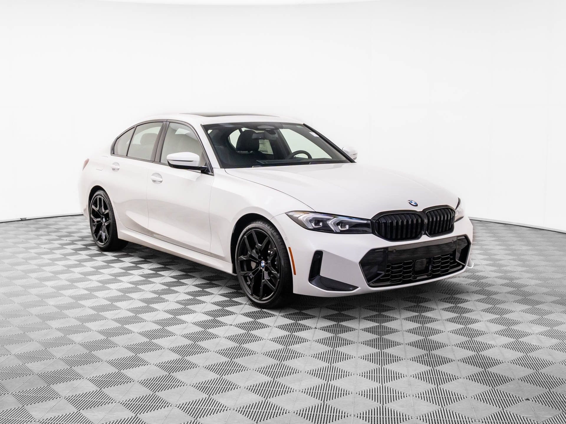 Used 2026 BMW 330i xDrive Sedan w/ M Sport Package AWD/4WD image 8
