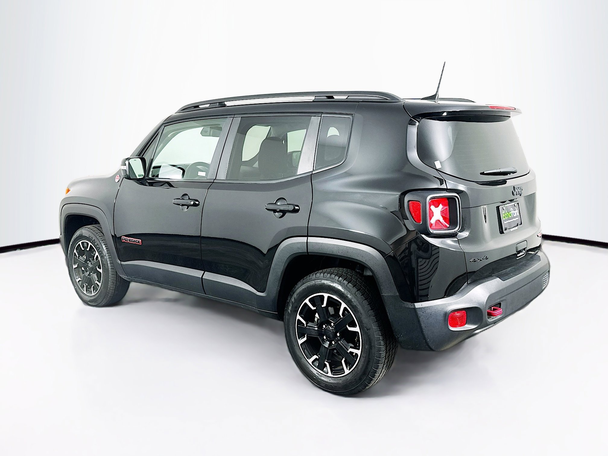 Used 2023 Jeep Renegade Trailhawk image 5