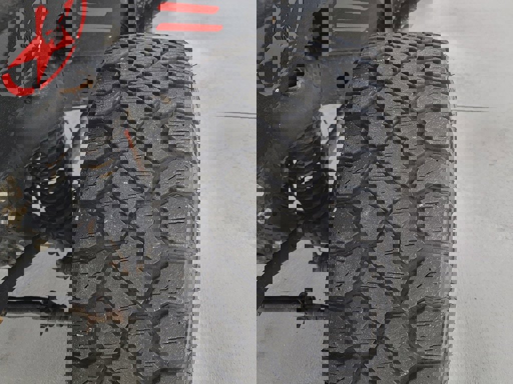 Used 2018 Jeep Wrangler Unlimited Rubicon w/ Connectivity Group image 14