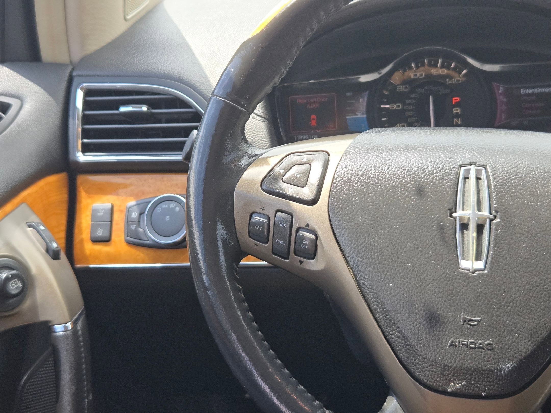 Used 2011 Lincoln MKX 2WD w/ 101A Rapid Spec Order Code image 17