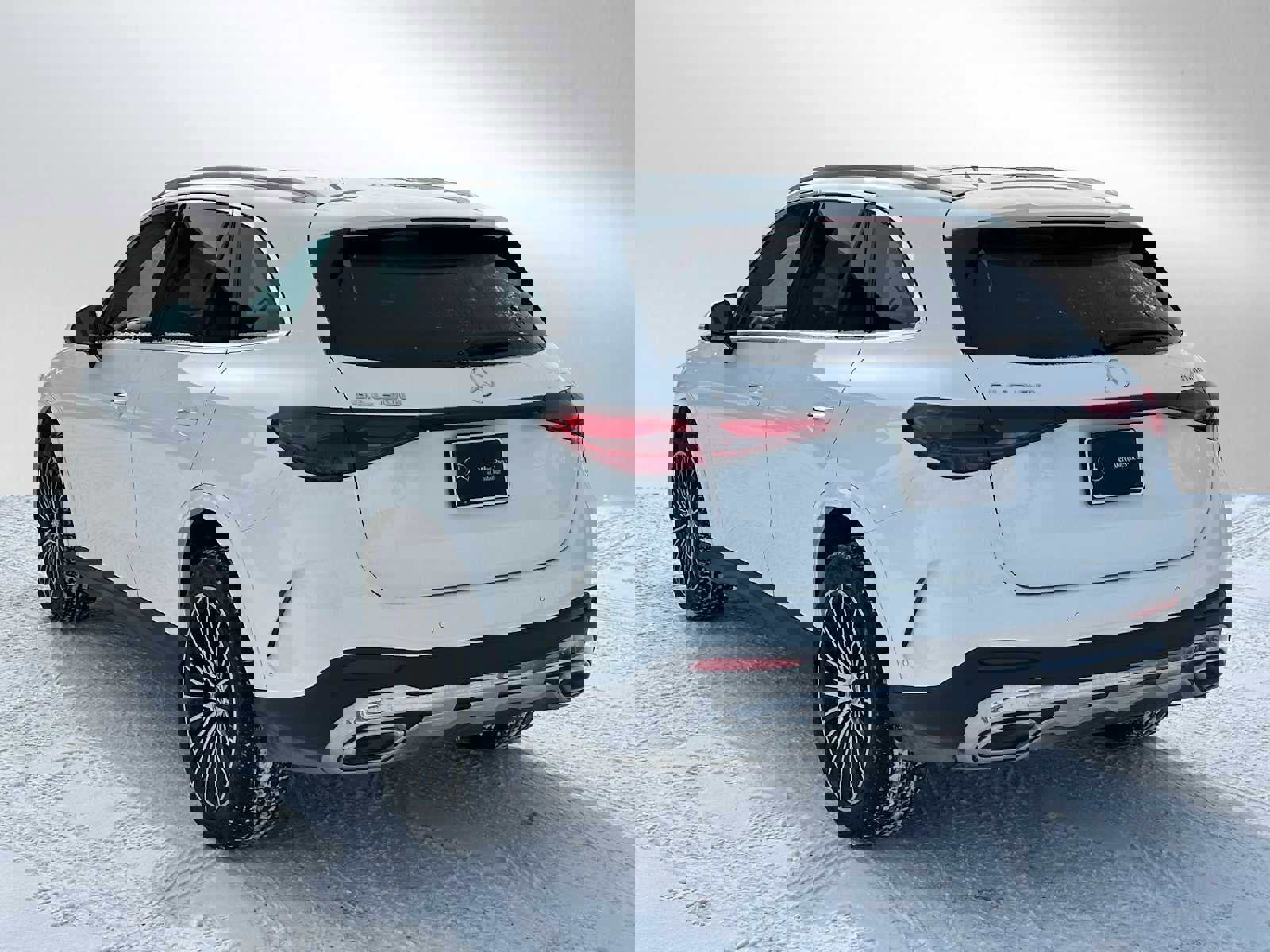 Used 2024 Mercedes-Benz GLC 300 4MATIC image 5