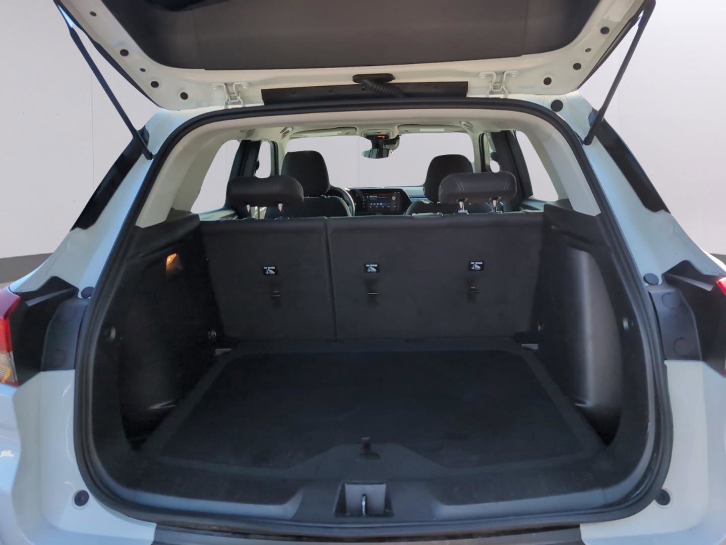 Used 2024 Chevrolet TrailBlazer LS FWD image 9