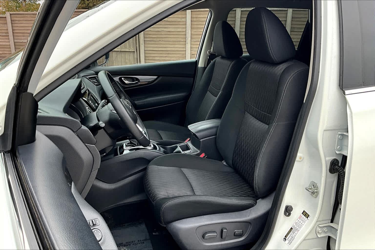 Used 2019 Nissan Rogue SV FWD image 8