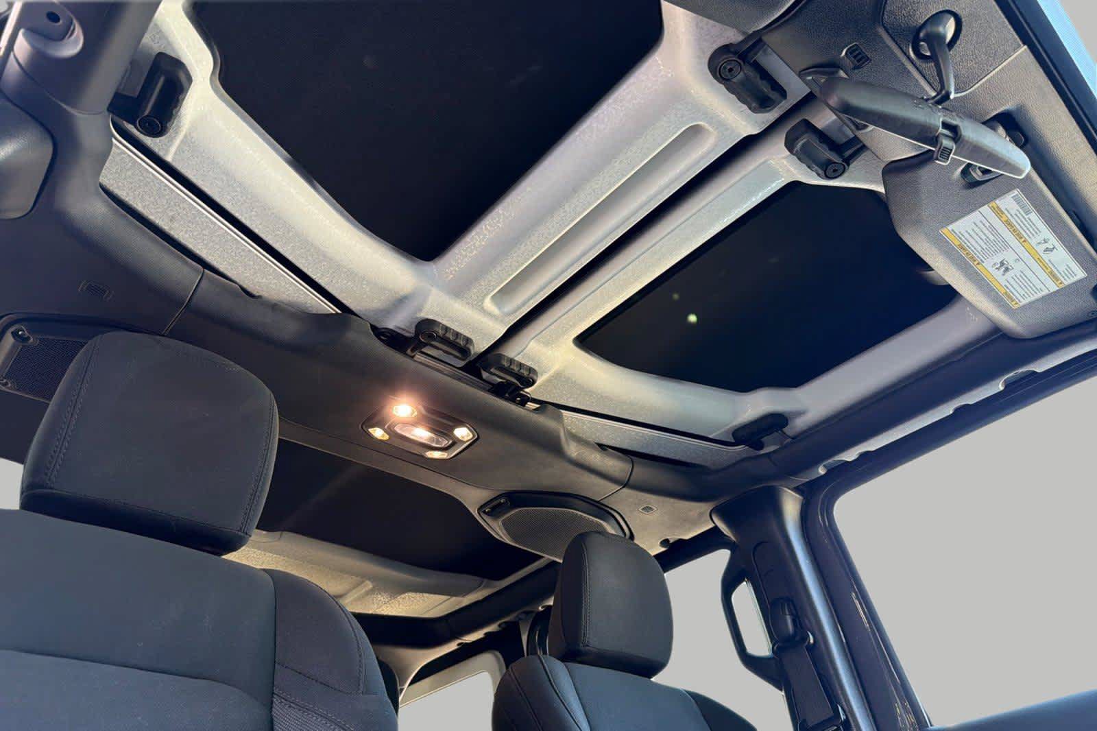 Used 2020 Jeep Wrangler Unlimited Sport S AWD/4WD image 19