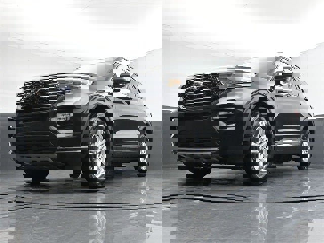 Used 2023 Ford Explorer XLT w/ Equipment Group 202A image 23