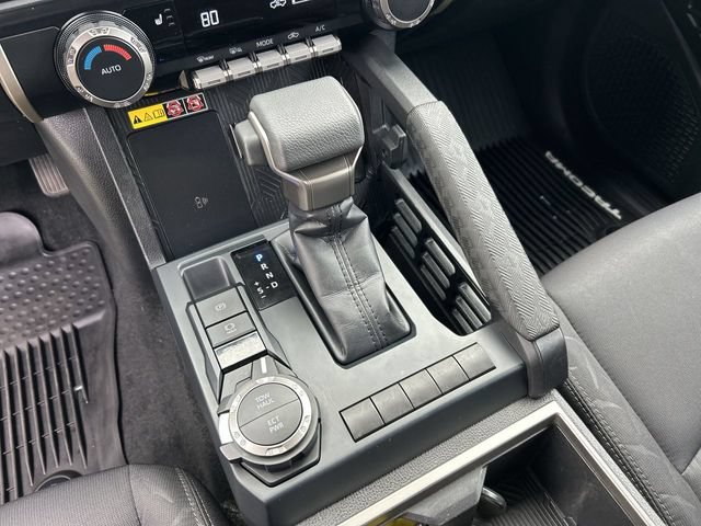 Used 2025 Toyota Tacoma SR5 w/ SR5 Upgrade Package AWD/4WD image 22
