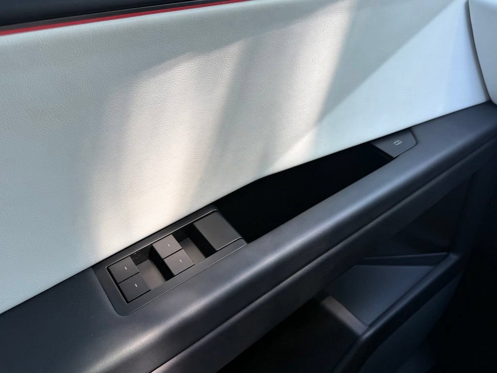 Used 2024 Tesla Cybertruck AWD Crew Cab image 17