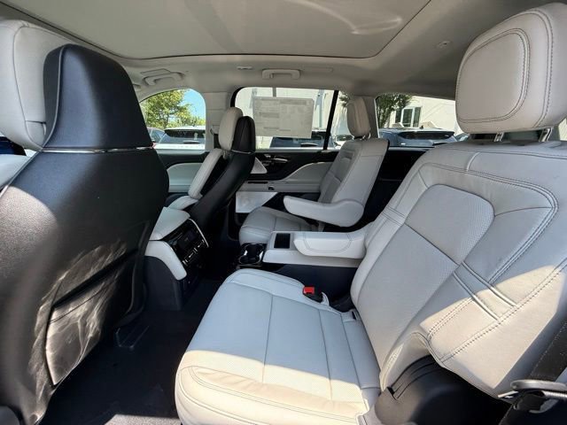 New 2025 Lincoln Aviator Reserve w/ Equipment Group 201A image 14