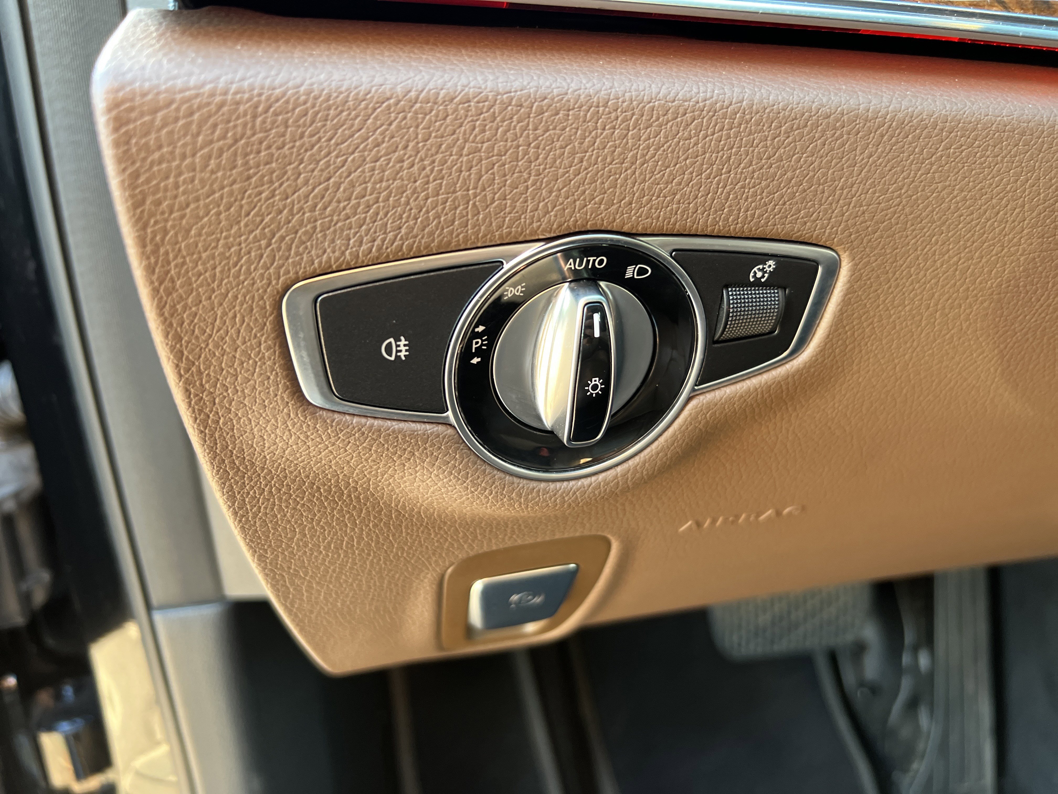 Used 2020 Mercedes-Benz E 350 4MATIC Sedan image 37