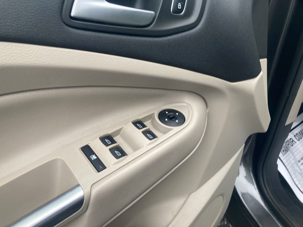 Used 2018 Ford Escape SEL AWD/4WD image 14