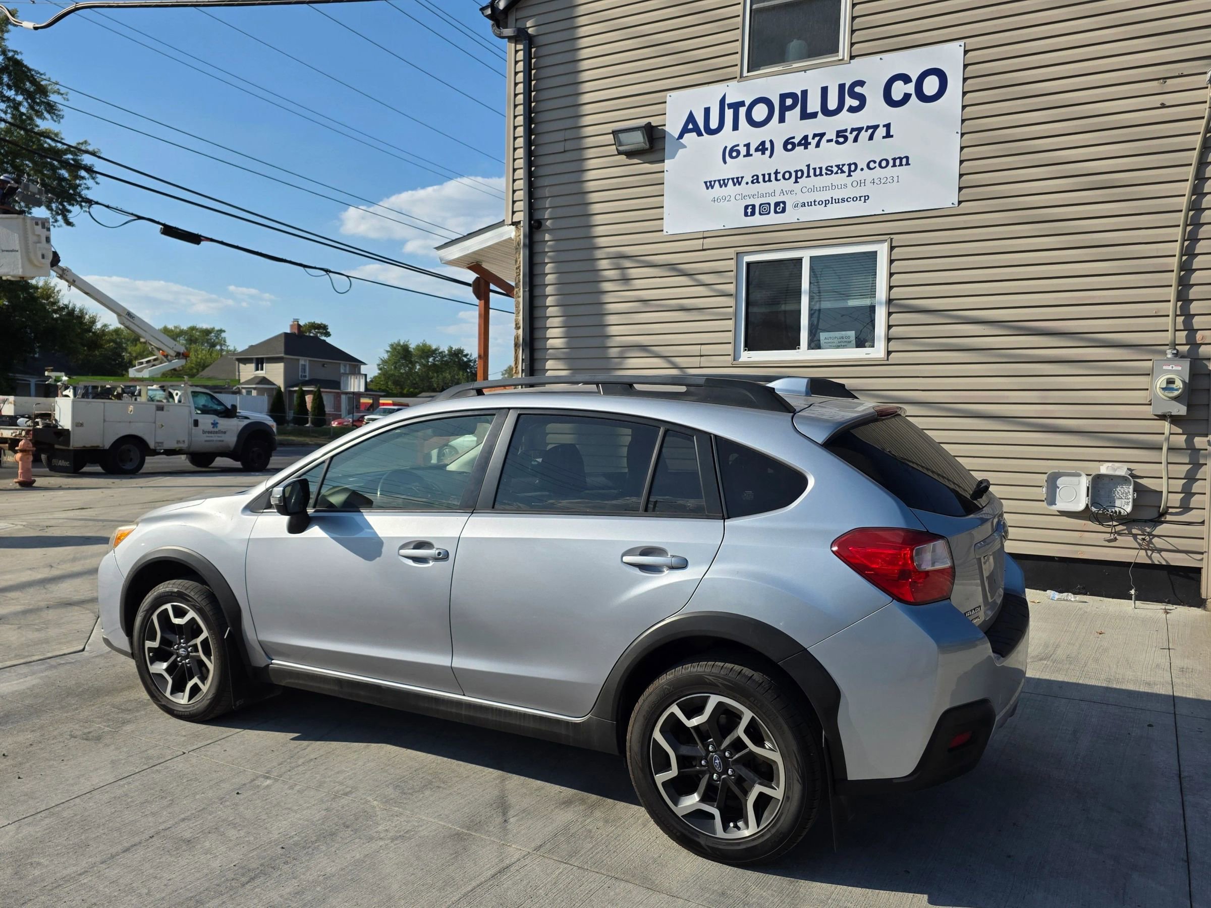 Used 2017 Subaru Crosstrek 2.0i Limited w/ Popular Package #2 image 3